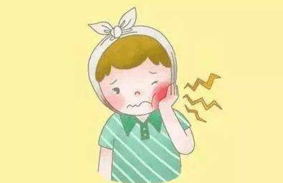 進(jìn)食、遇到冷熱刺激時(shí)產(chǎn)生疼痛